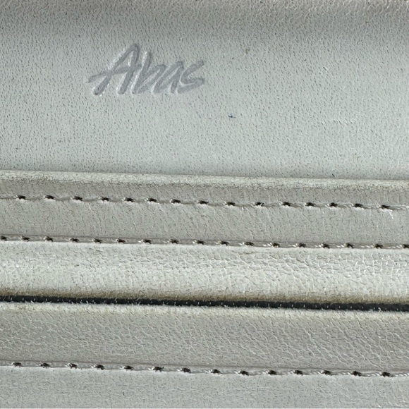 Abas White Crocodile Wallet Leather Snap Closure ID Holder
Clutch Wallet - Picture 9 of 14